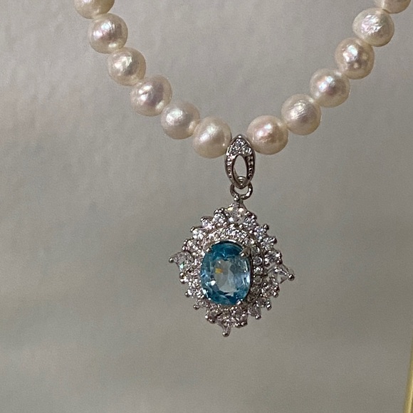 Elegant Pearl Bracelet with Blue Gemstone choker - Picture 3 of 7